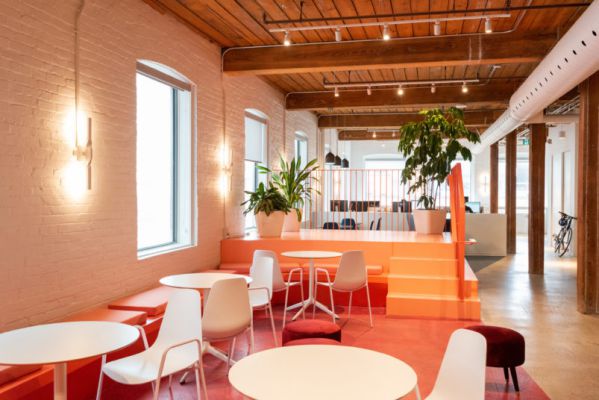 進(jìn)行辦公室設(shè)計會有家的感覺